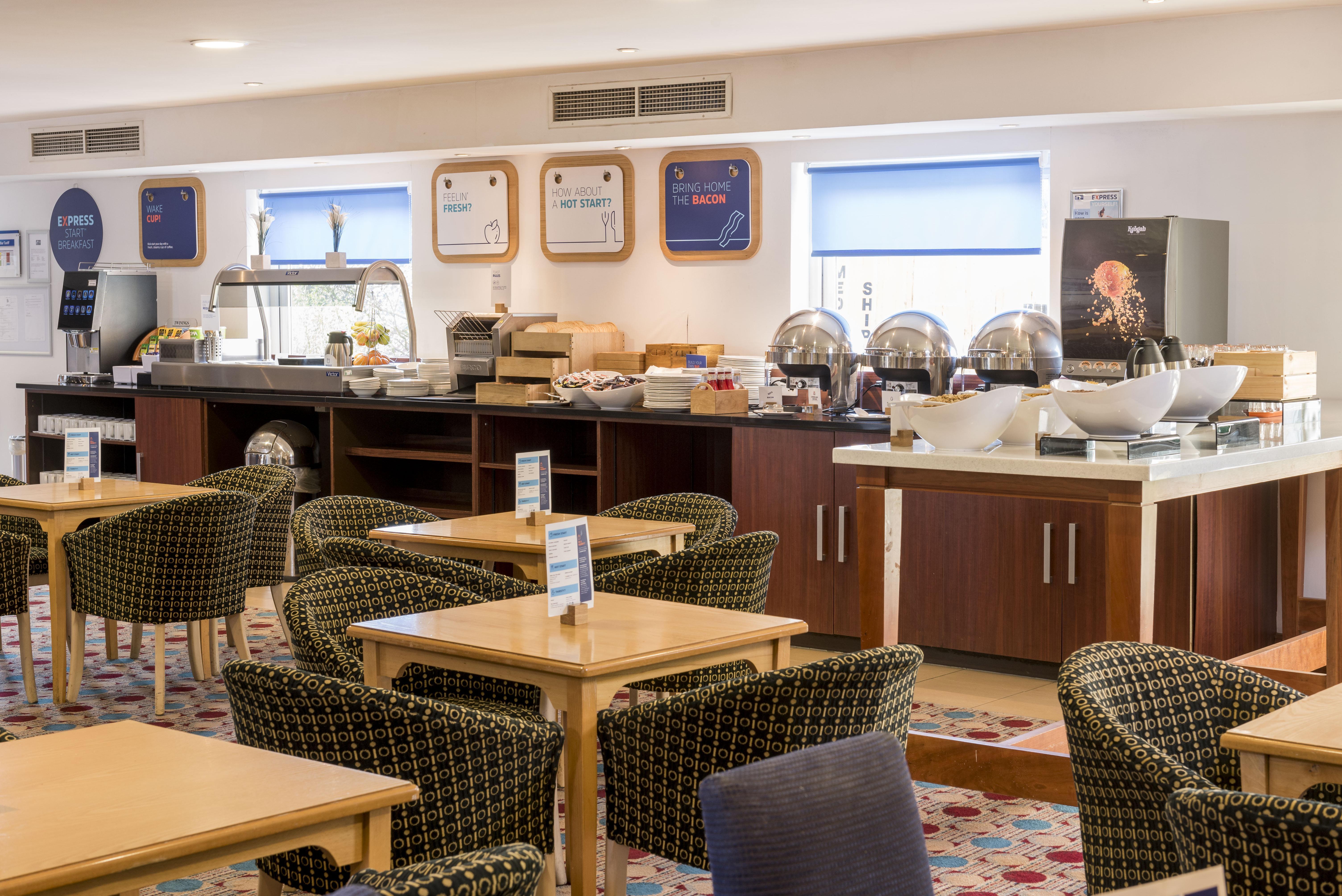 Holiday Inn Express Birmingham Star City By Ihg Ngoại thất bức ảnh