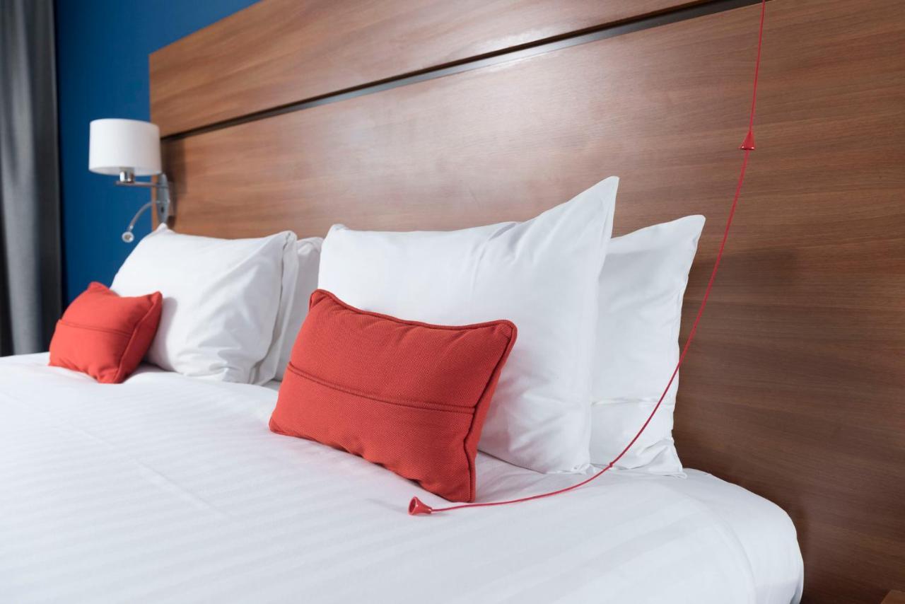 Holiday Inn Express Birmingham Star City By Ihg Ngoại thất bức ảnh